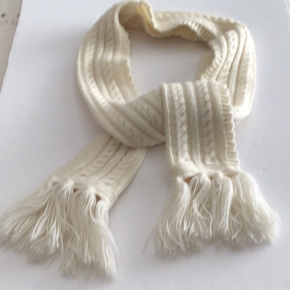 Aris Cream/White Scarf